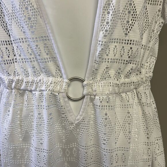 Tropical Escape White Eyelet Swim Plunging V-Neck Coverup w/Shirt Sleeves- 1X - Picture 4 of 10
